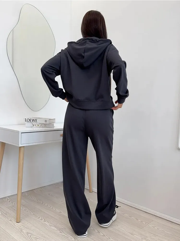 Men's Two-Piece Sportswear Set: Long-Sleeve Zipper Hoodie & Lace-Up Trousers, Comfortable Cotton Blend for Active Lifestyles showcase 9