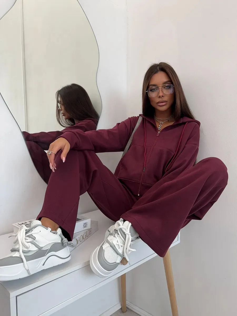 Men's Two-Piece Sportswear Set: Long-Sleeve Zipper Hoodie & Lace-Up Trousers, Comfortable Cotton Blend for Active Lifestyles showcase 13