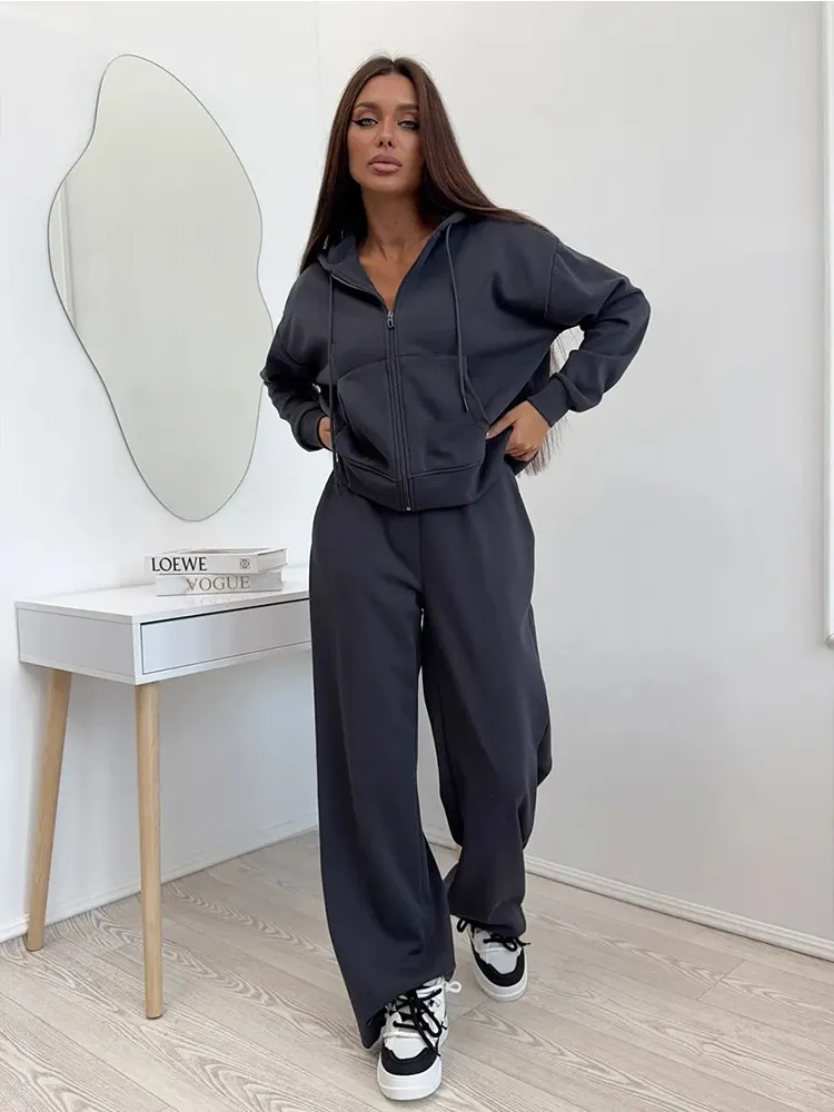 Men's Two-Piece Sportswear Set: Long-Sleeve Zipper Hoodie & Lace-Up Trousers, Comfortable Cotton Blend for Active Lifestyles showcase 10