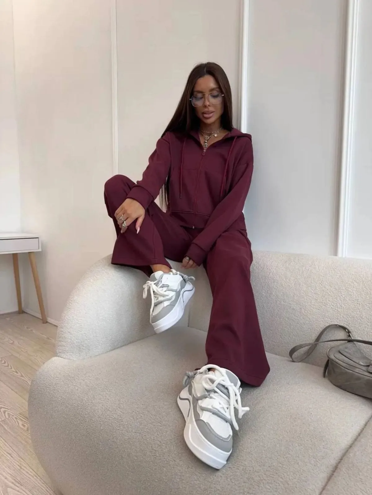Men's Two-Piece Sportswear Set: Long-Sleeve Zipper Hoodie & Lace-Up Trousers, Comfortable Cotton Blend for Active Lifestyles showcase 15