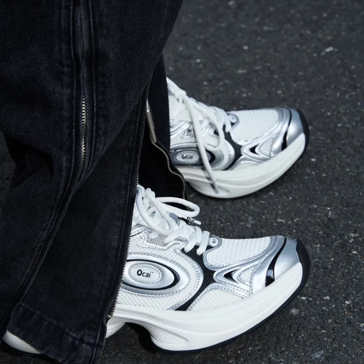 Ocai "Disk Runtech" Silver-White Flying Saucer Running Shoes for Couples - Height Increasing Sports Sneakers, Trendy "Dad Shoe" Style for Casual Wear - Image 1