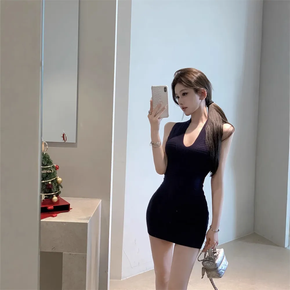 Women's V-Neck Sleeveless Knit Mini Dress - Sexy Figure-Hugging Tight Waist Hip Skirt for Summer thumbnail 2