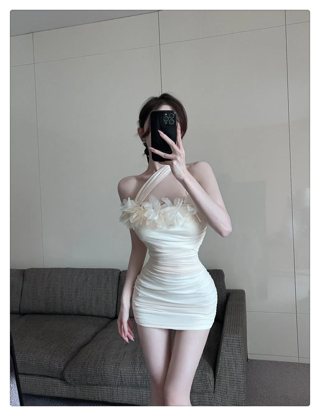 French Style Elegant Strapless Dress Women's Autumn Winter New Design Backless Tight Hip Short Skirt Fashionable Evening Party Wear showcase 7