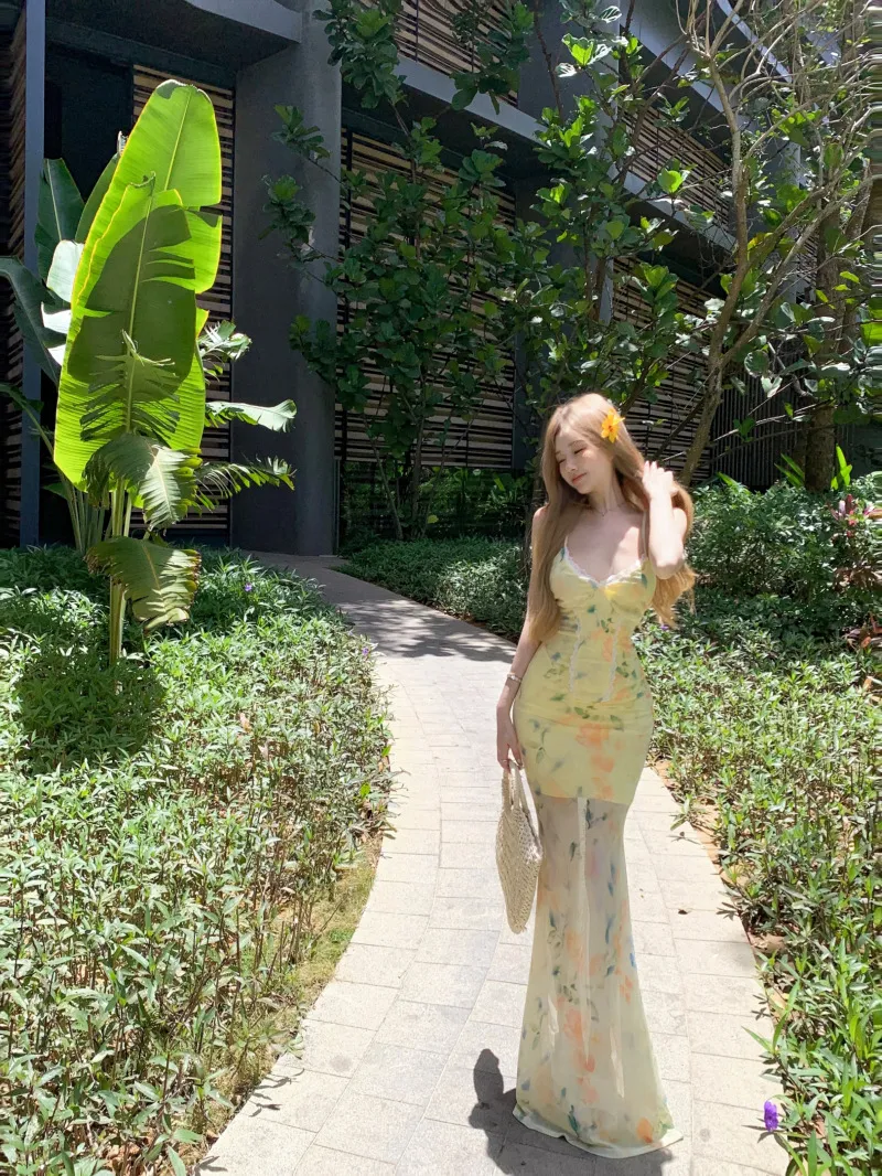 Women's Summer Floral Strappy Backless Maxi Dress, Vacation Style Suspender Skirt, Elegant Hip-Covering Fish Tail Design for Beach Parties showcase 12