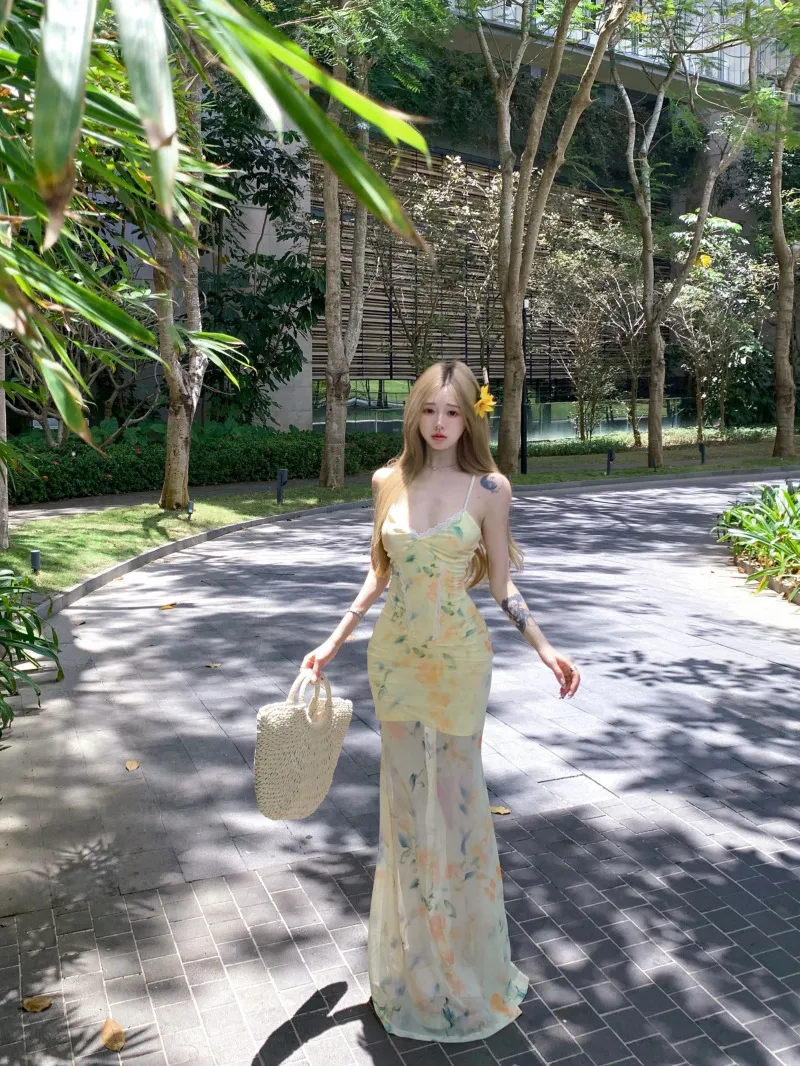 Women's Summer Floral Strappy Backless Maxi Dress, Vacation Style Suspender Skirt, Elegant Hip-Covering Fish Tail Design for Beach Parties showcase 11