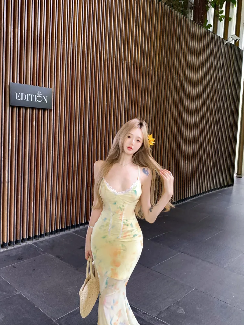 Women's Summer Floral Strappy Backless Maxi Dress, Vacation Style Suspender Skirt, Elegant Hip-Covering Fish Tail Design for Beach Parties showcase 2
