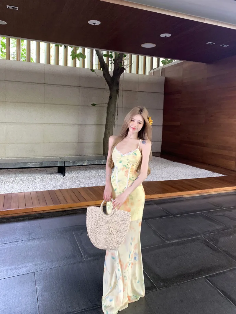 Women's Summer Floral Strappy Backless Maxi Dress, Vacation Style Suspender Skirt, Elegant Hip-Covering Fish Tail Design for Beach Parties showcase 7