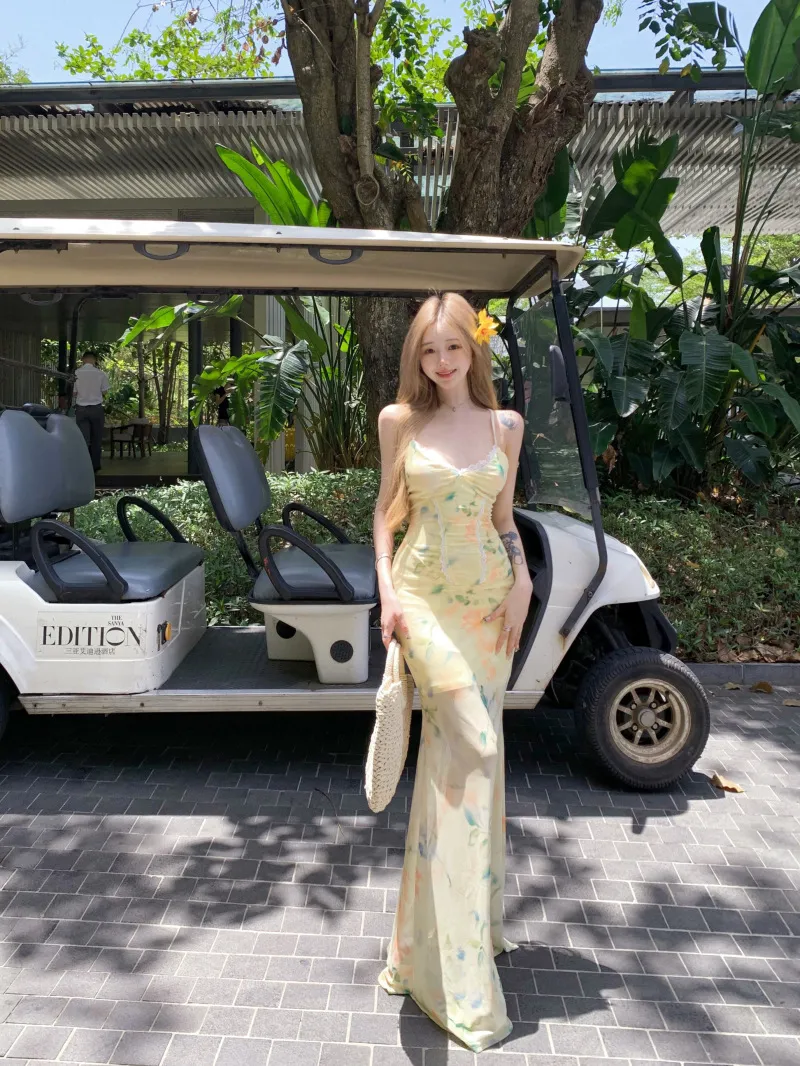 Women's Summer Floral Strappy Backless Maxi Dress, Vacation Style Suspender Skirt, Elegant Hip-Covering Fish Tail Design for Beach Parties showcase 8