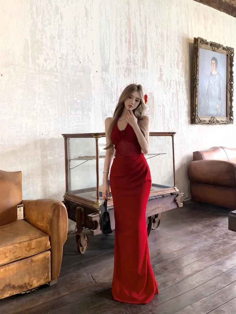 Elegant Red Mesh Halterneck Suspender Dress for Women - Sexy V-Neck Hip-Hugging Long Skirt for Summer Evenings showcase 13