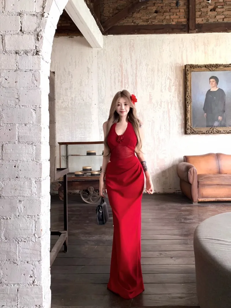 Elegant Red Mesh Halterneck Suspender Dress for Women - Sexy V-Neck Hip-Hugging Long Skirt for Summer Evenings showcase 10