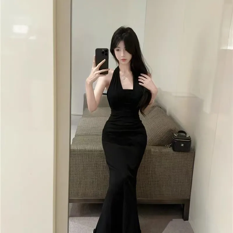 Elegant Burgundy Backless Maxi Dress for Women - Slim Fit, Bodycon, Summer Fashion, Sleeveless Evening Gown showcase 14