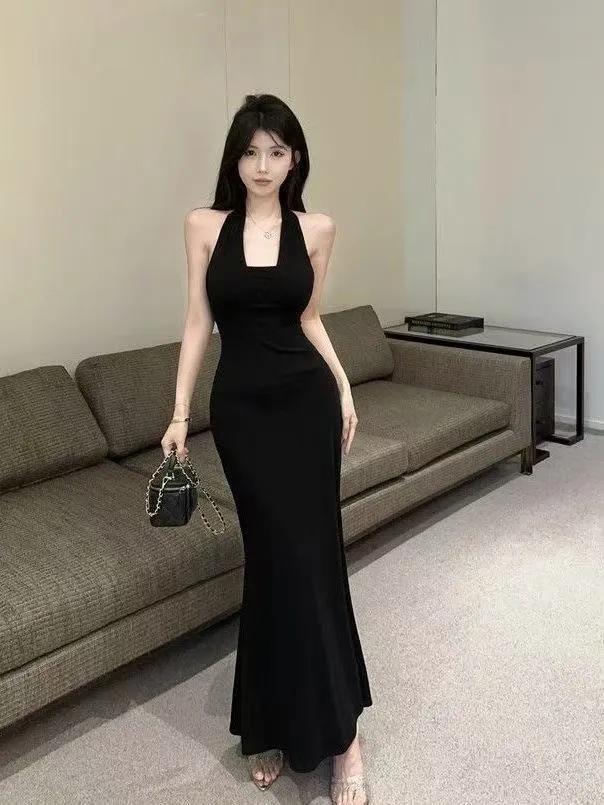 Elegant Burgundy Backless Maxi Dress for Women - Slim Fit, Bodycon, Summer Fashion, Sleeveless Evening Gown showcase 17