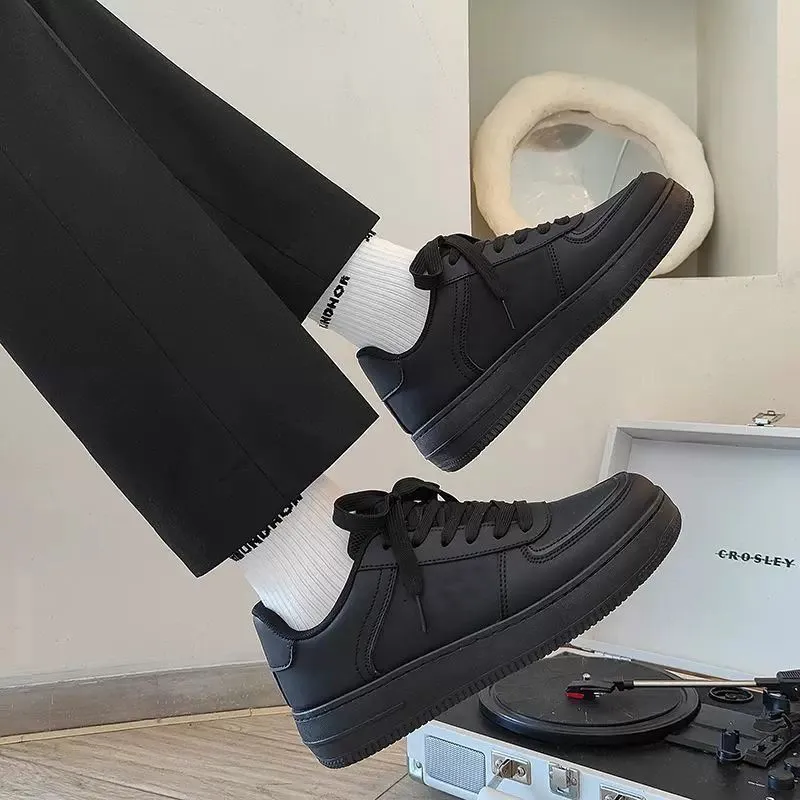 Men's Trendy Black Sneakers: Versatile High-Street American-Style Sports & Casual Shoes for Spring 2025 thumbnail 6