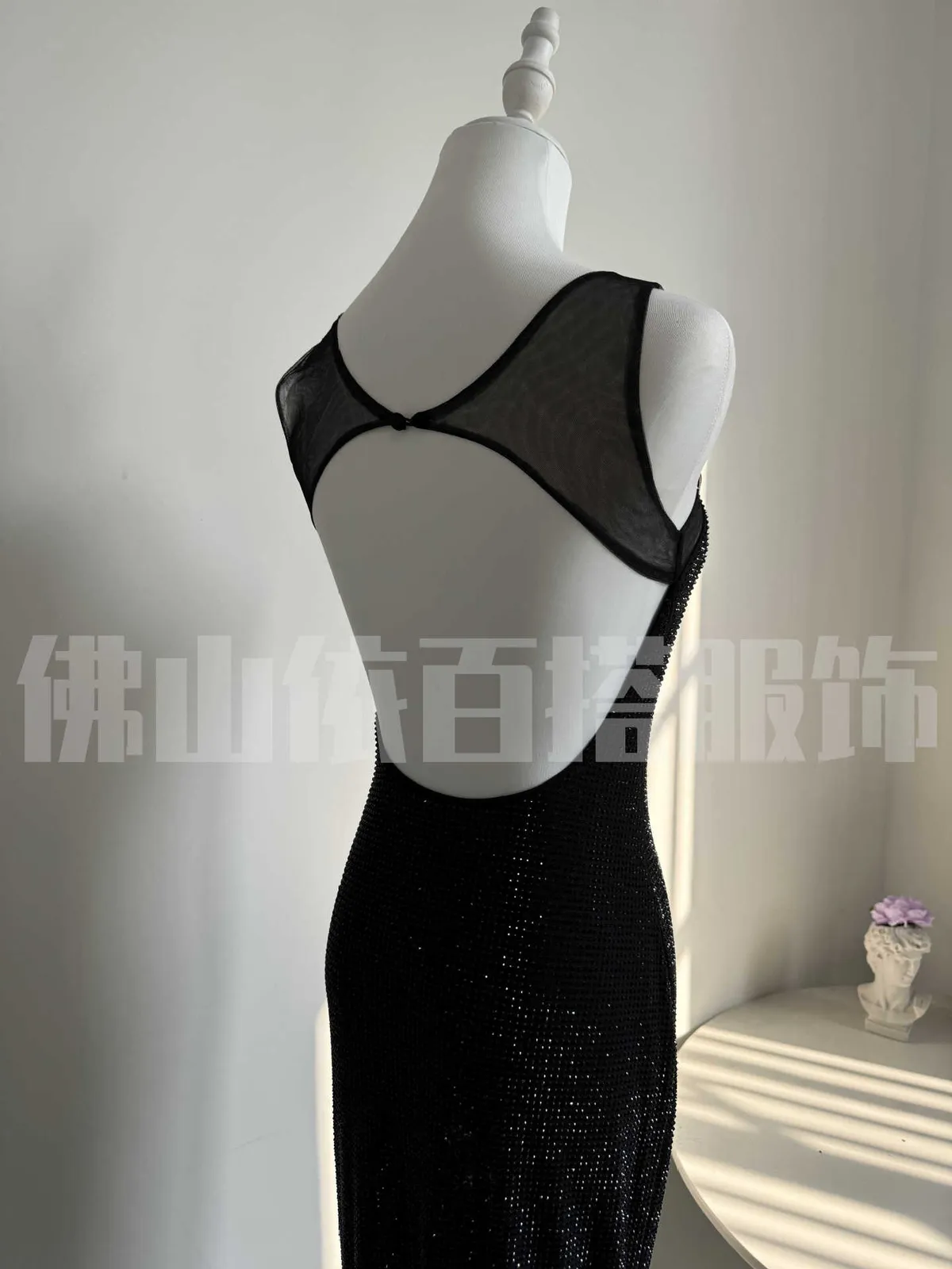 Women's Elegant Sleeveless Sling Evening Dress with Hot Drilling Embellishments, Low Cut Neckline, Bodycon Hip Fit, Sophisticated Design for Special Occasions showcase 18