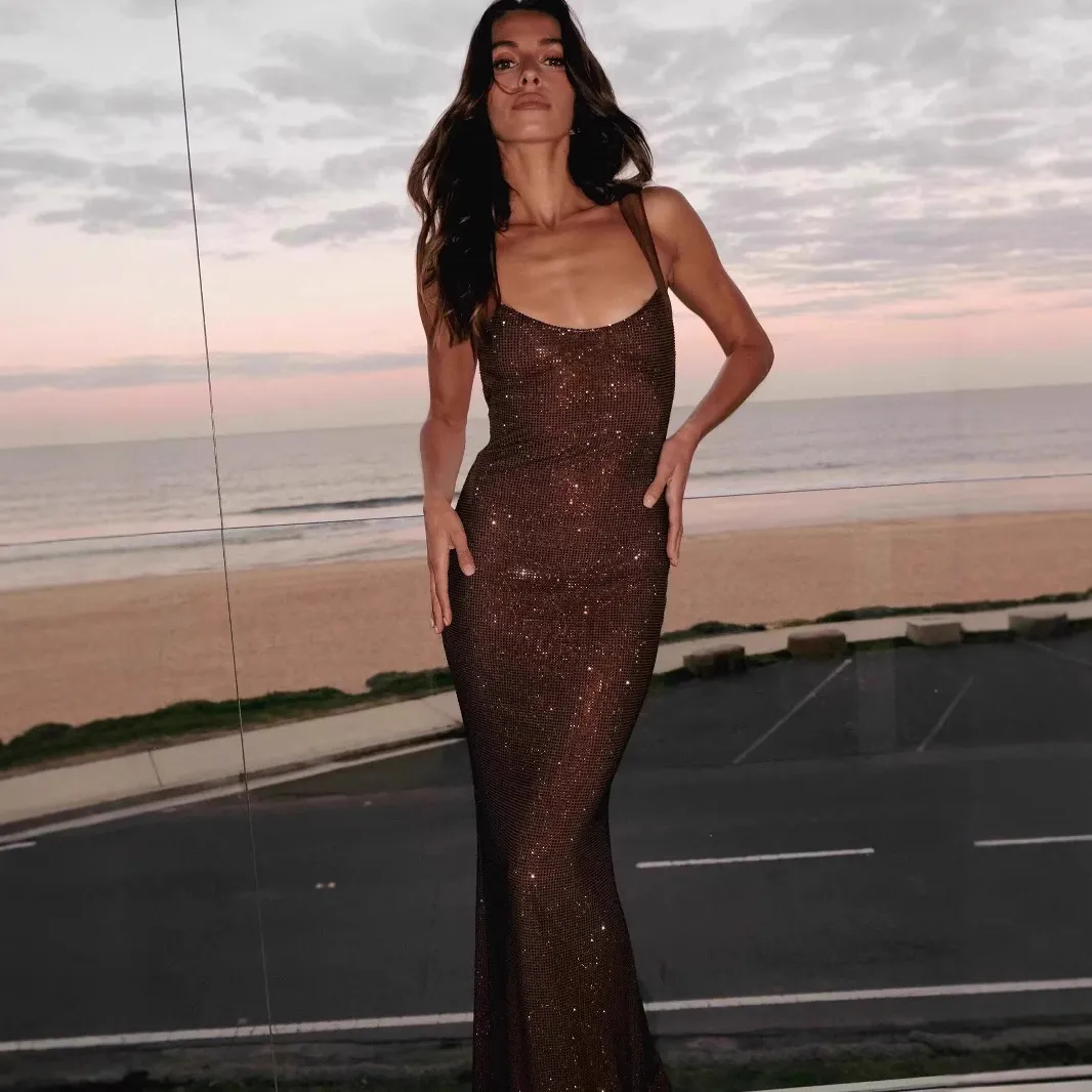 Women's Elegant Sleeveless Sling Evening Dress with Hot Drilling Embellishments, Low Cut Neckline, Bodycon Hip Fit, Sophisticated Design for Special Occasions - Image 4