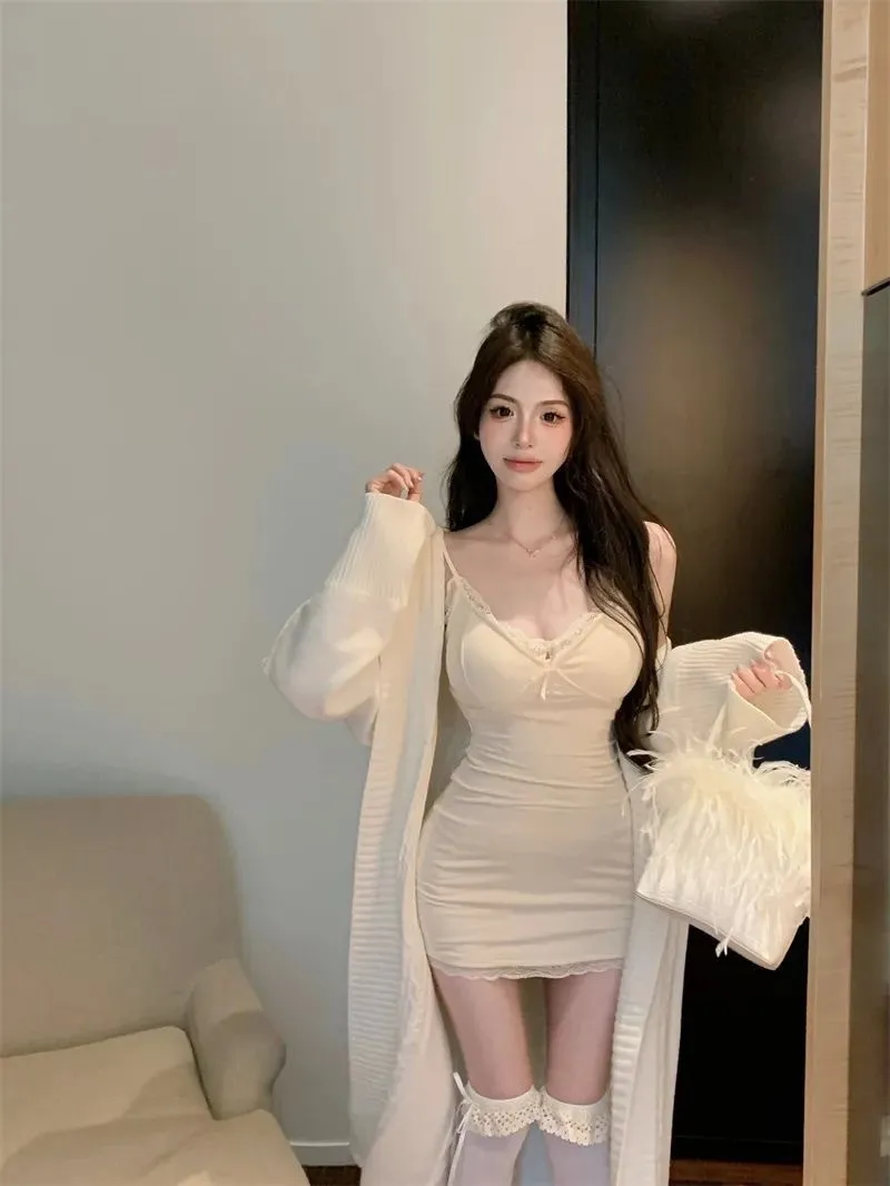 Women's Sexy Lace Flower Sling Dress - Slim Fit Waist-Wrapped Hip Skirt for Autumn Evenings showcase 4