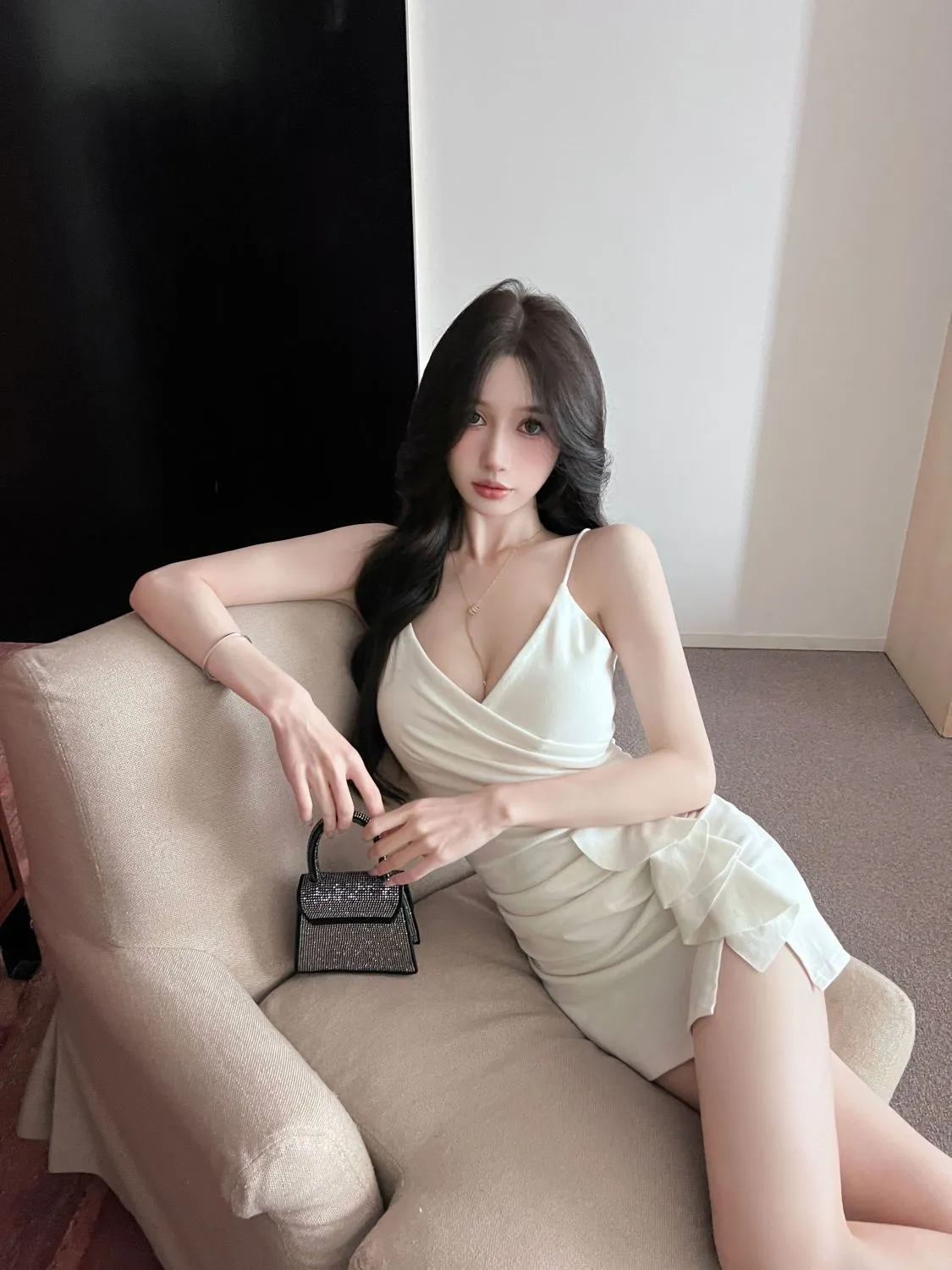 Sexy V-Neck Sling Dress with Ruffles and Tight Hip Skirt - Chic Summer Fashion for Women showcase 9