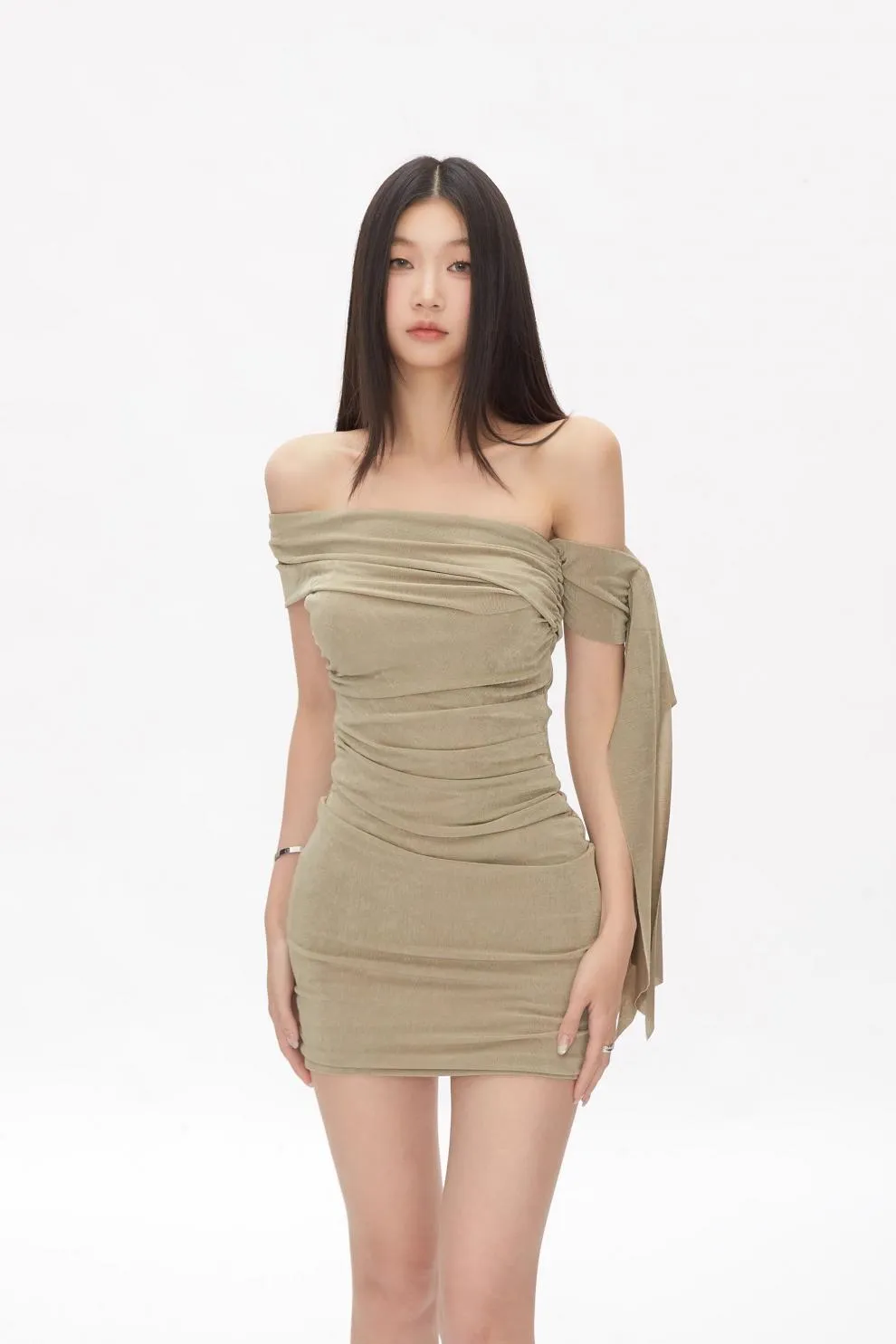 Women's Sexy One-Shoulder Black Mini Dress, Sleeveless Hip-Hugging Design, Pure Desire Summer Fashion Skirt for Evening Outings showcase 17
