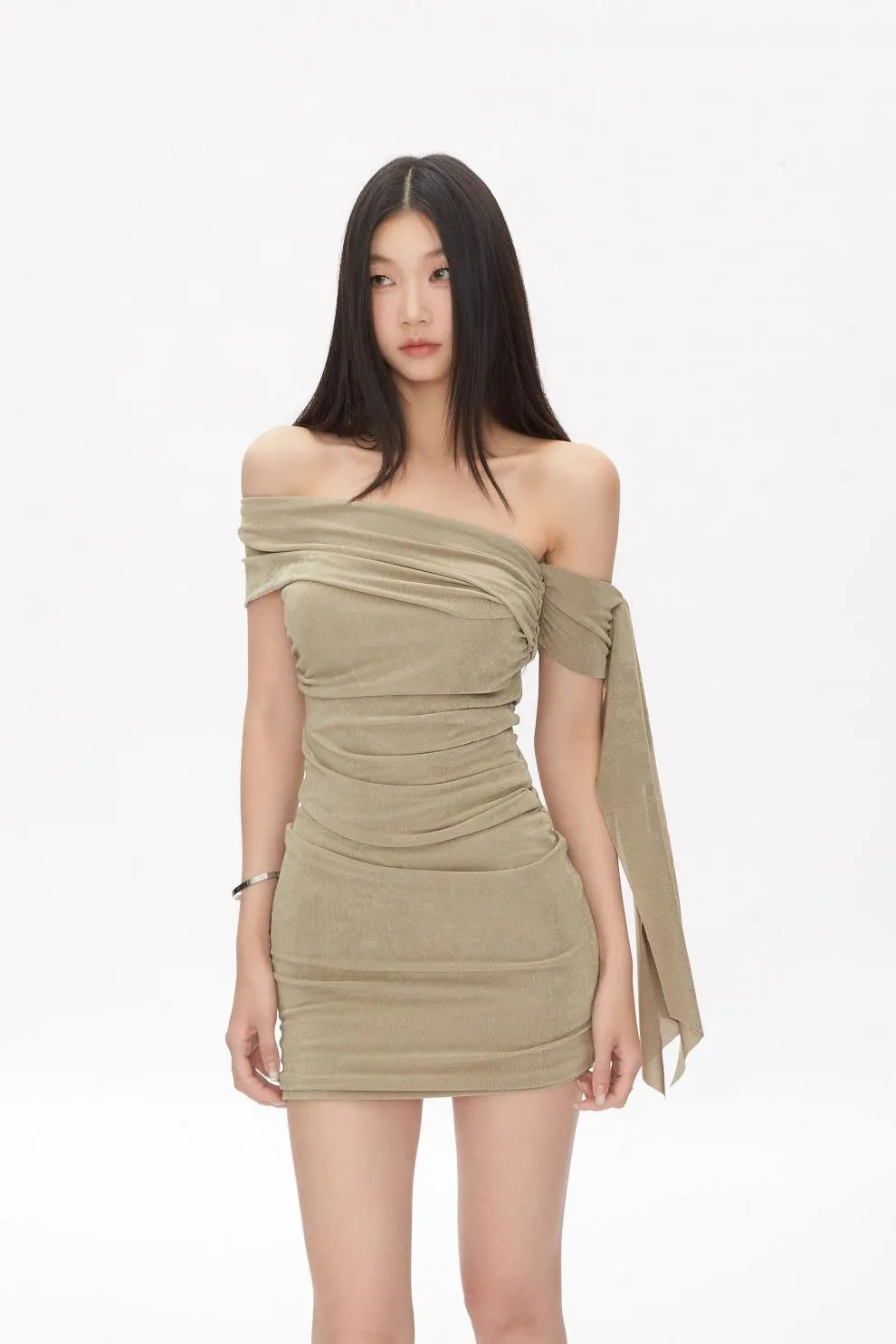 Women's Sexy One-Shoulder Black Mini Dress, Sleeveless Hip-Hugging Design, Pure Desire Summer Fashion Skirt for Evening Outings showcase 13
