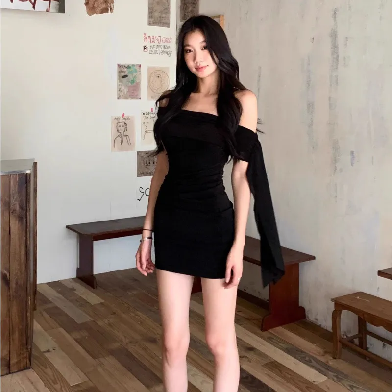 Women's Sexy One-Shoulder Black Mini Dress, Sleeveless Hip-Hugging Design, Pure Desire Summer Fashion Skirt for Evening Outings - Image 3