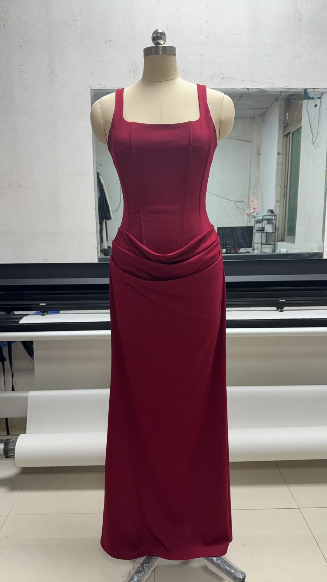 Women's Slim-Fit Fishbone Strap Long Bodycon Dress - Solid Color Elegant Sleeveless Evening Gown for Special Occasions showcase 7