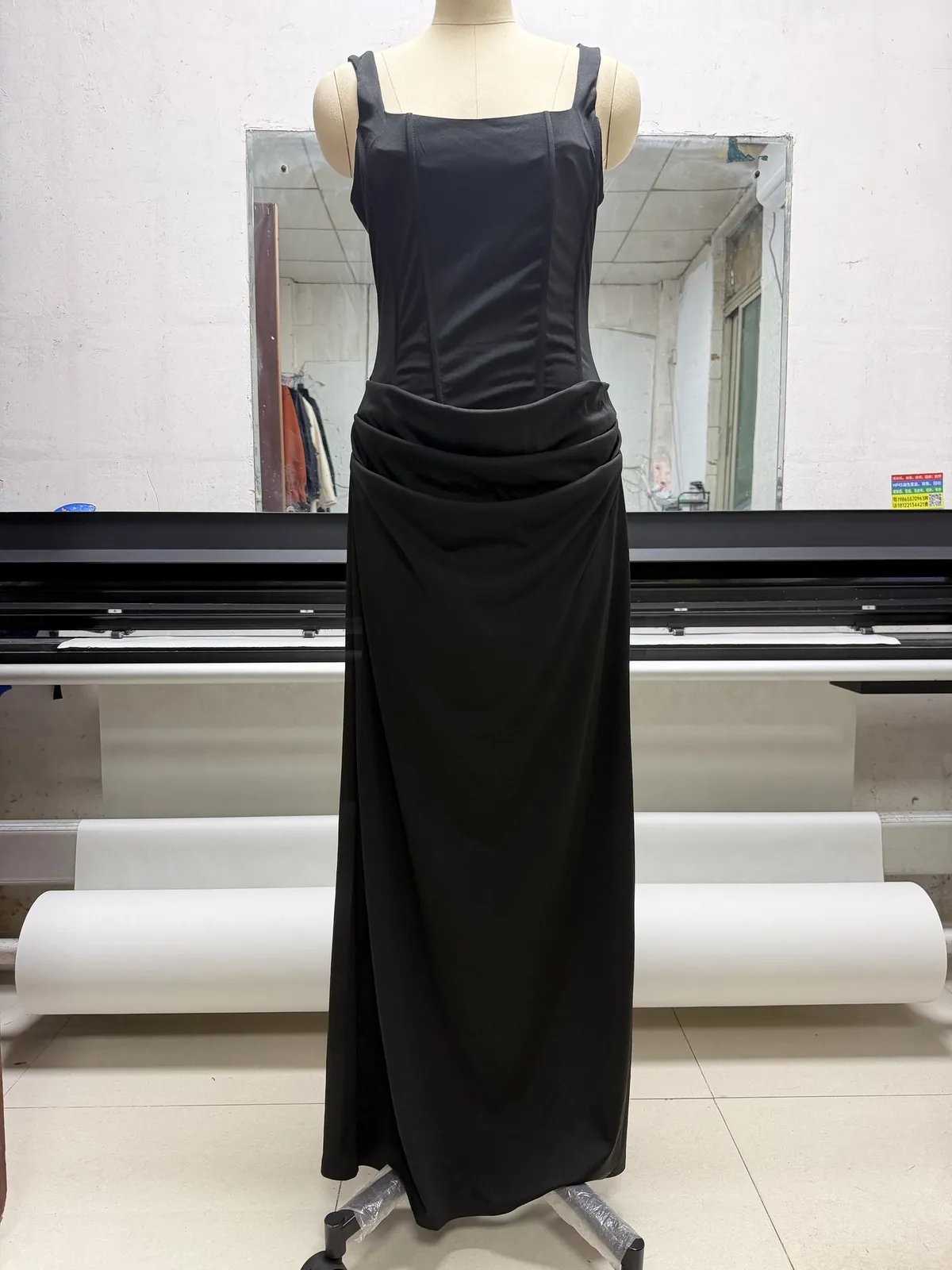 Women's Slim-Fit Fishbone Strap Long Bodycon Dress - Solid Color Elegant Sleeveless Evening Gown for Special Occasions showcase 11