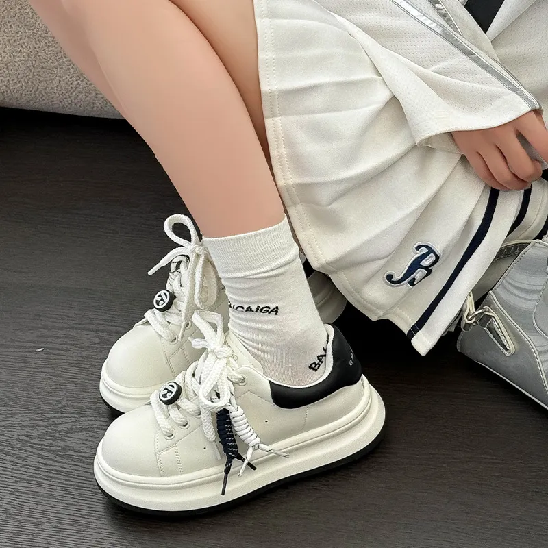 Women's White Casual Sneakers 2026 Spring New Breathable Sports Shoes Thick Sole Fashionable Low-Top Trainers for Everyday Wear showcase 11