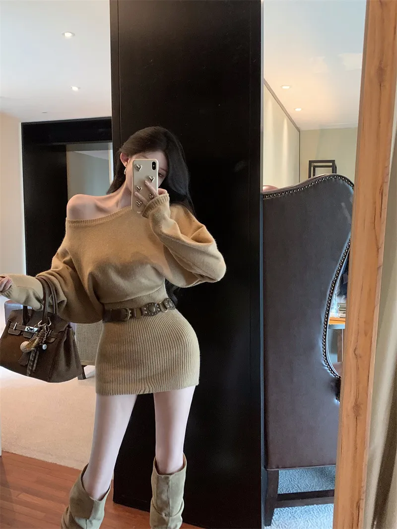 Women's Exquisite Knit Dress Off-Shoulder Long Sleeve Slim Fit Pure Desire Style Elegant Evening Party Dress for Fashionable Ladies showcase 4