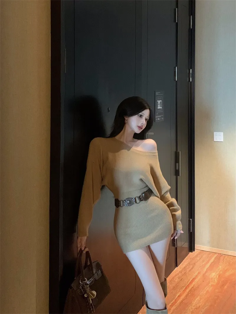 Women's Exquisite Knit Dress Off-Shoulder Long Sleeve Slim Fit Pure Desire Style Elegant Evening Party Dress for Fashionable Ladies showcase 3