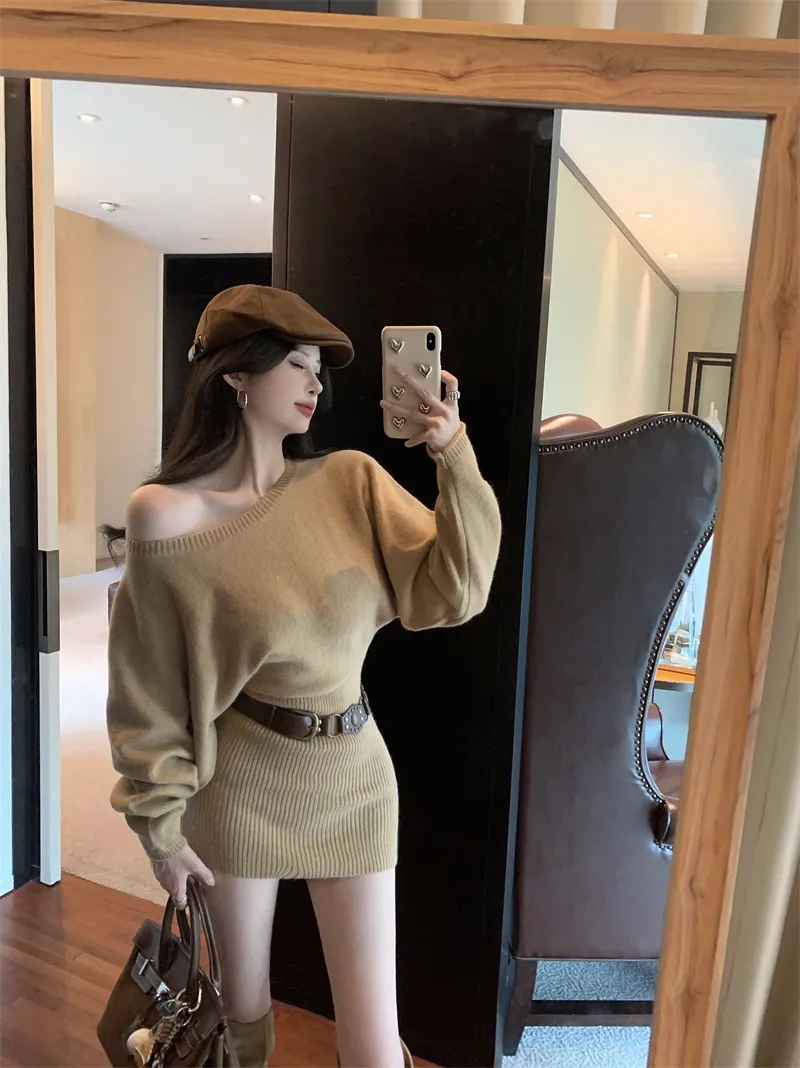 Women's Exquisite Knit Dress Off-Shoulder Long Sleeve Slim Fit Pure Desire Style Elegant Evening Party Dress for Fashionable Ladies showcase 2
