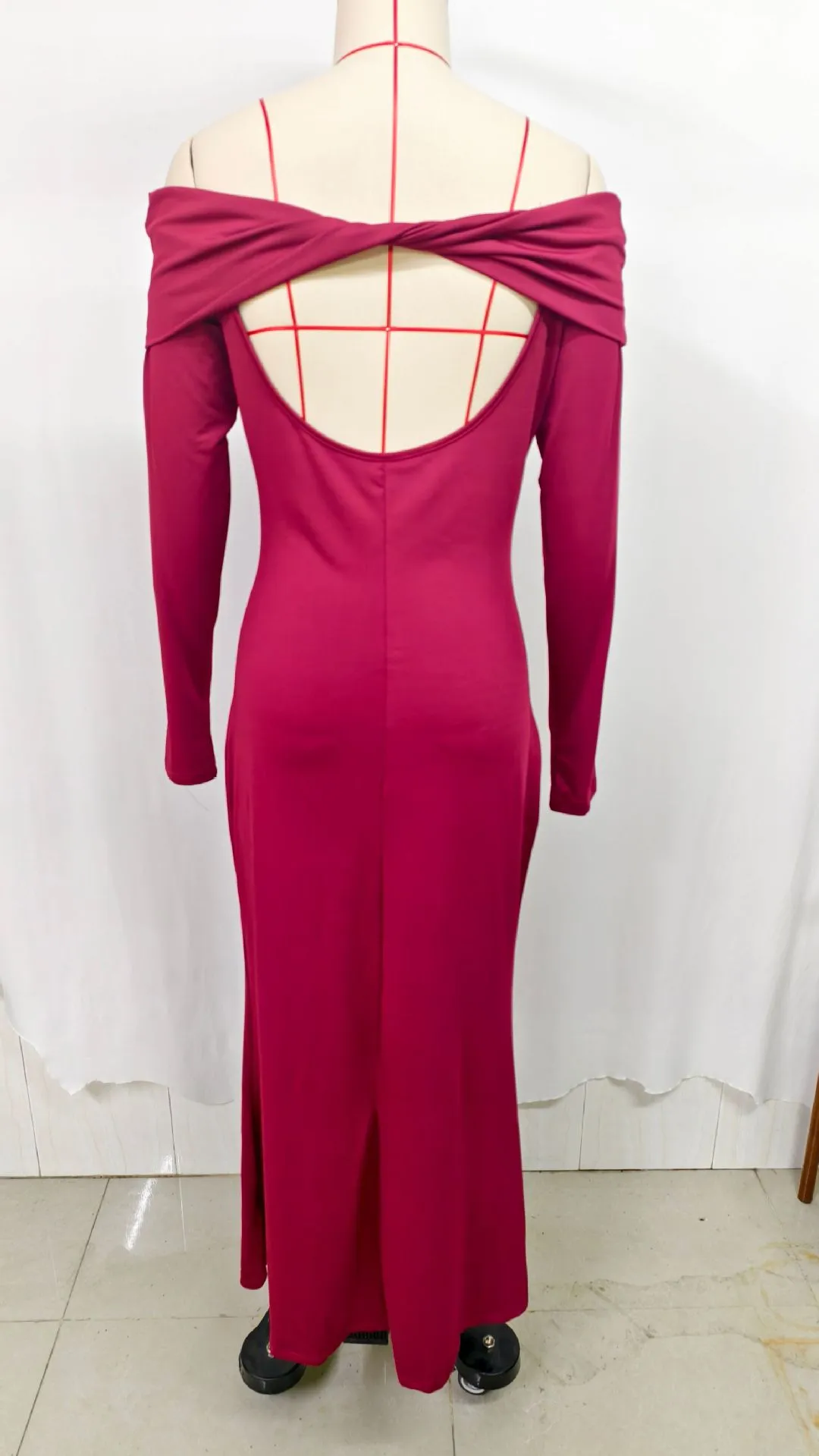 Elegant Women's Off-Shoulder Pleated Long Evening Dress - Fashionable Hip-Hugging Design for Special Occasions showcase 16