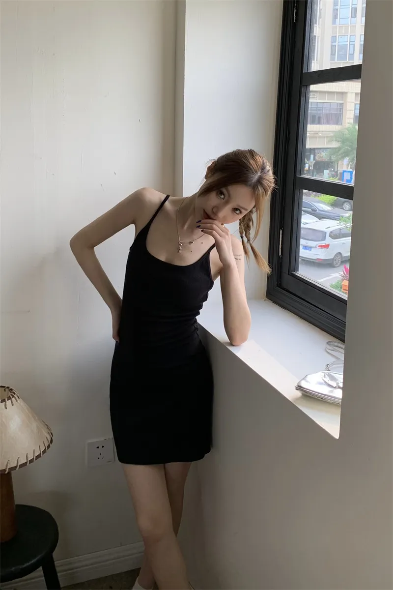 Shimi Knitted Sling Dress Women's Hot Girl Sexy Hip Dress High-end Elegant Tight Waist Slimming Skirt for Evening Party showcase 3