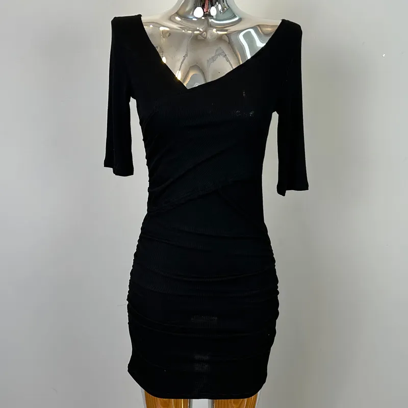 Women's Grey Long Sleeve Tight Hip Dress - Sexy Chest Fashionable Korean Style for Evening Outings thumbnail 10