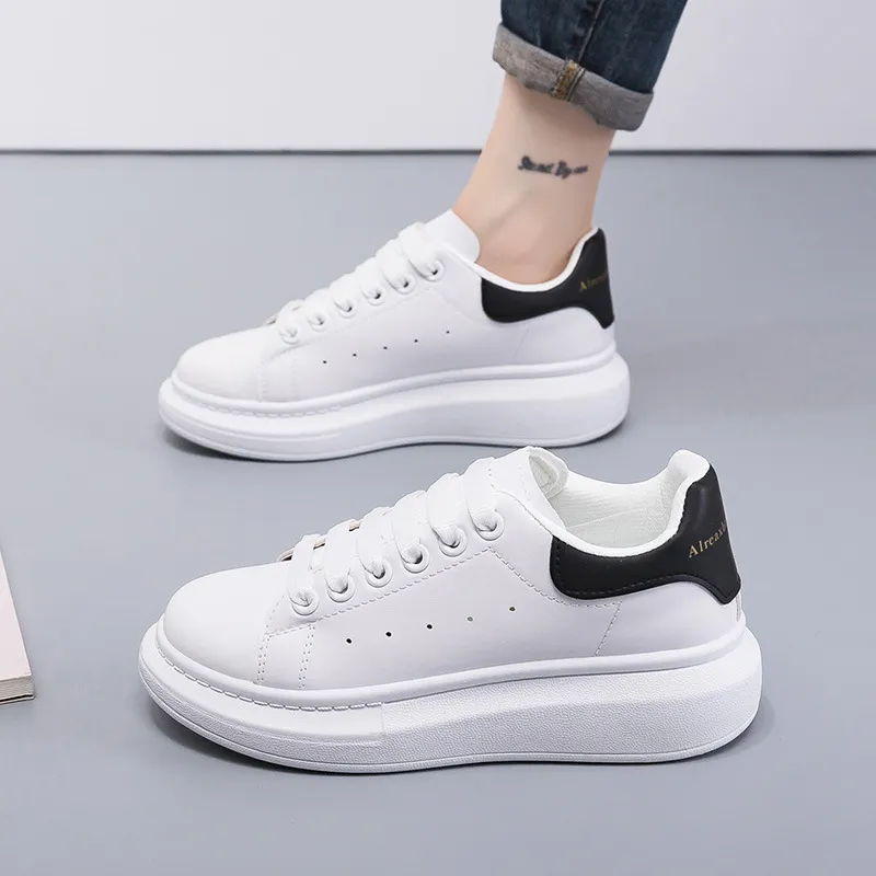 Mai Kun White Korean Style Sneakers for Women - Casual All-Match Thick-Soled Single-Layer Shoes, Perfect for 2024 Fashion Lovers thumbnail 1