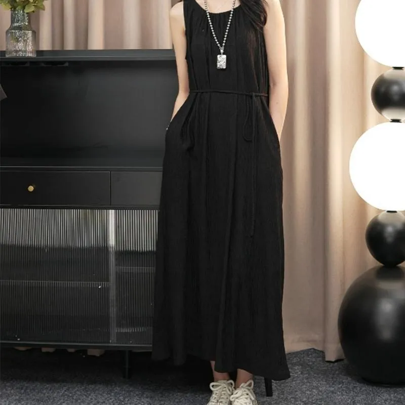 2025 French Style Elegant Black Pleated Strap Waist Vest Long Dress for Women - Chic Sleeveless A-Line Maxi Gown showcase 9