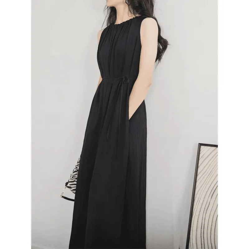 2025 French Style Elegant Black Pleated Strap Waist Vest Long Dress for Women - Chic Sleeveless A-Line Maxi Gown showcase 3