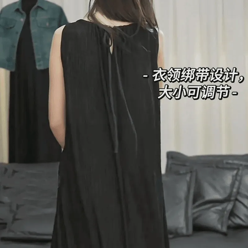 2025 French Style Elegant Black Pleated Strap Waist Vest Long Dress for Women - Chic Sleeveless A-Line Maxi Gown showcase 2
