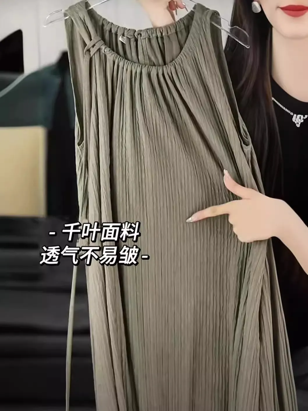 2025 French Style Elegant Black Pleated Strap Waist Vest Long Dress for Women - Chic Sleeveless A-Line Maxi Gown showcase 8