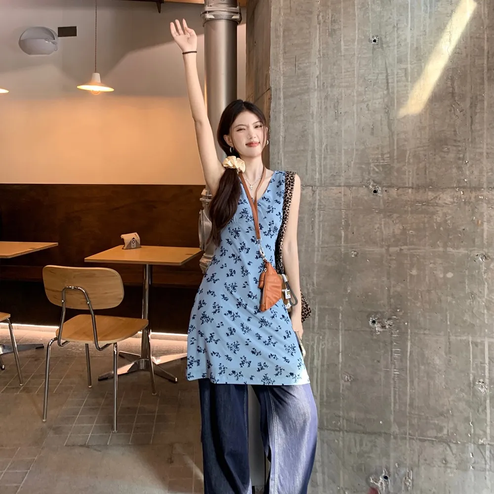 Women's V-Neck Floral Vest Dress - Slim Fit Waist, Cut-Out Detail, Layered A-Line Short Skirt for Spring Fashion - Image 2