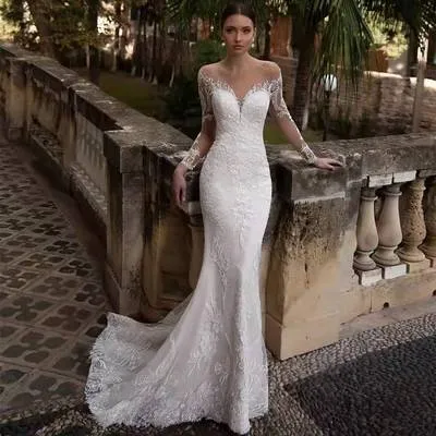 Elegant V-Neck Tulle Wedding Dress with Long Sleeves and Large Train - Retro Sexy Bridal Gown for Special Occasions showcase 3
