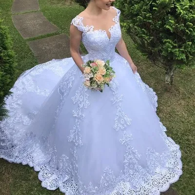Elegant V-Neck Tulle Wedding Dress with Long Sleeves and Large Train - Retro Sexy Bridal Gown for Special Occasions showcase 5