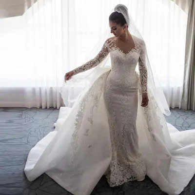 Elegant V-Neck Tulle Wedding Dress with Long Sleeves and Large Train - Retro Sexy Bridal Gown for Special Occasions showcase 11