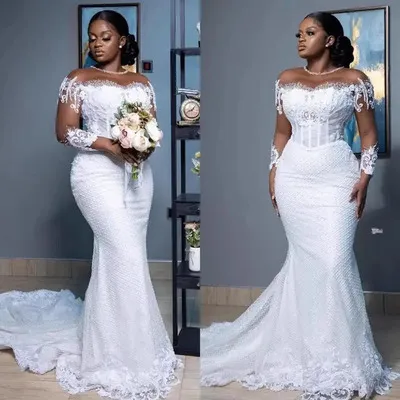 Elegant V-Neck Tulle Wedding Dress with Long Sleeves and Large Train - Retro Sexy Bridal Gown for Special Occasions showcase 4