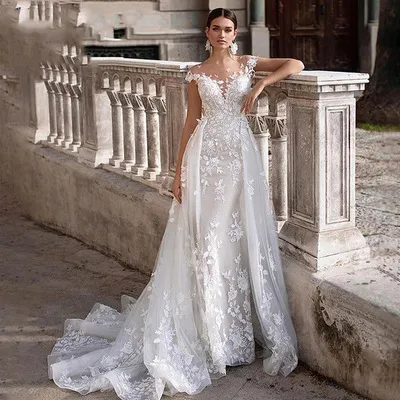 Elegant V-Neck Tulle Wedding Dress with Long Sleeves and Large Train - Retro Sexy Bridal Gown for Special Occasions showcase 8