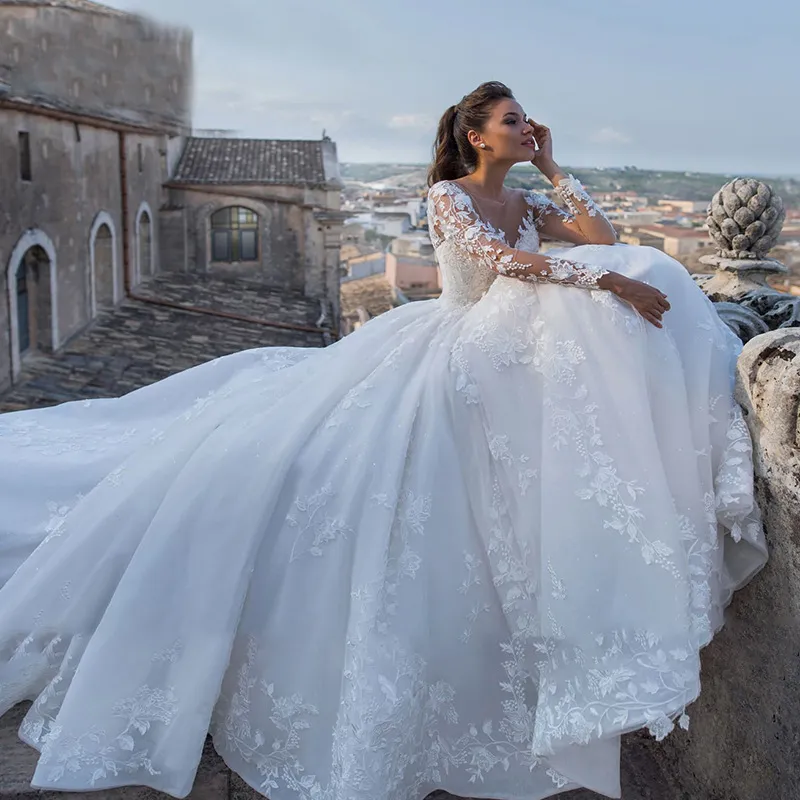Elegant V-Neck Tulle Wedding Dress with Long Sleeves and Large Train - Retro Sexy Bridal Gown for Special Occasions thumbnail 2