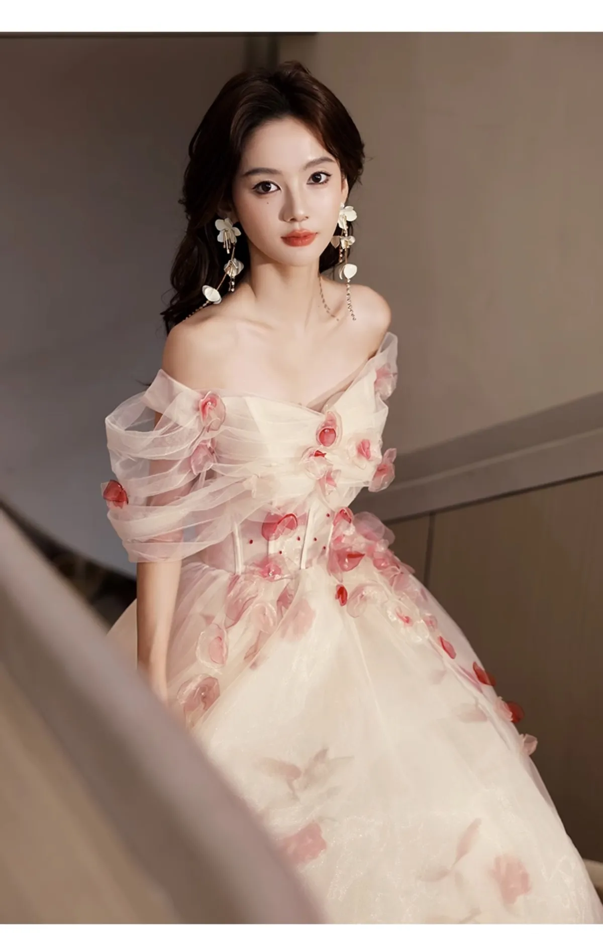 Elegant Off-Shoulder Wedding Dress 2026 Princess Style Host Performance Gown for Special Occasions showcase 17