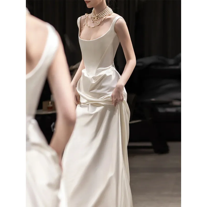 Elegant Satin Long Sleeve Wedding Dress for Banquet, Bridal Gown, Empress Dowager Inspired Design, Formal Evening Party Attire - Image 4