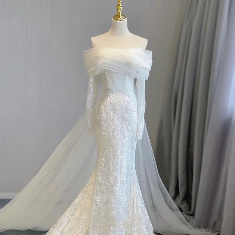 Elegant Off-Shoulder Fishtail Lace Wedding Dress - Bridal Gown with French Super Fairy Design for Special Occasions thumbnail 4