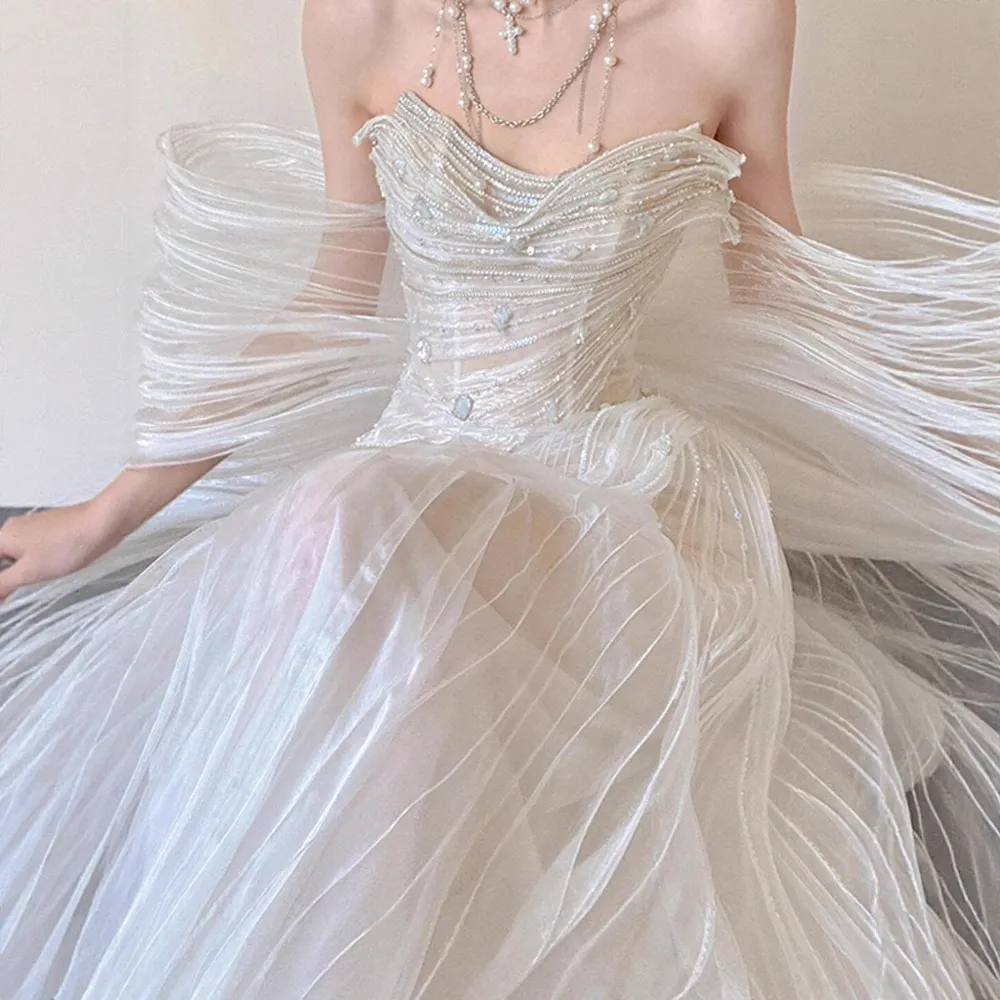 Elegant White Flowing Tulle Evening Gown with Heavy Craftsmanship, Light Luxury Niche Design, Off-Shoulder Mermaid Wedding Dress for Engagement and Bride's Toast thumbnail 4