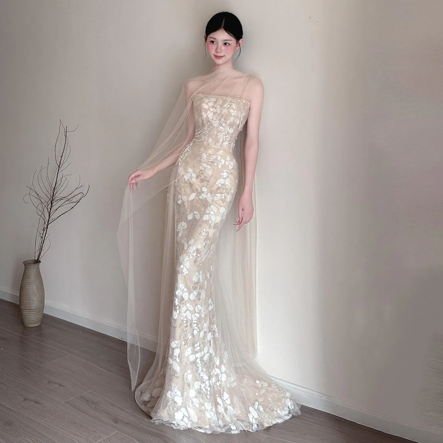 Elegant Strapless Fishtail Wedding Dress for Photoshoots & Evening Events - Light Luxury French Style Waist-Cinching Design thumbnail 6